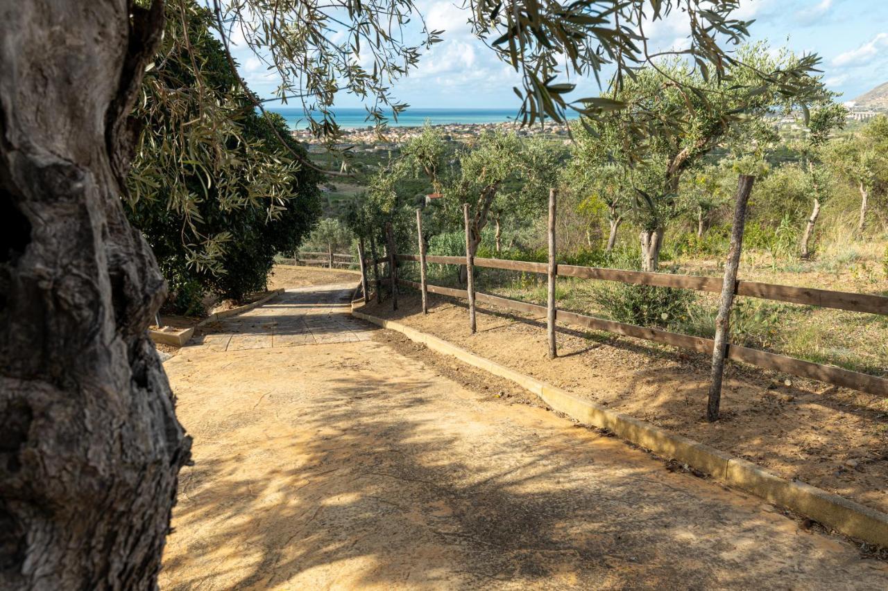 Solemar Sicilia - Le Casette Di Calzata Campofelice Di Roccella Exterior photo